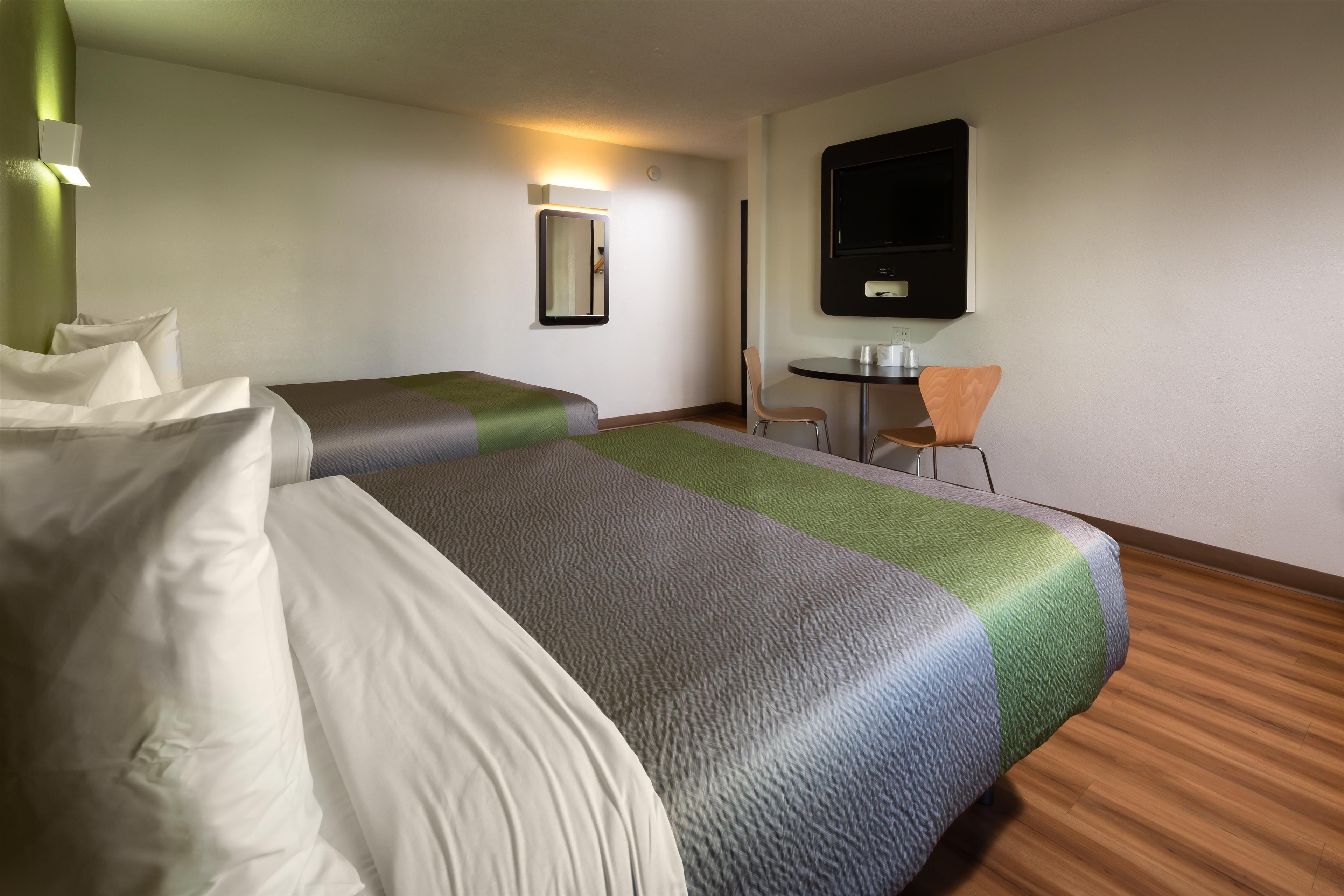 Motel 6-Canoga Park, Ca - Los Angeles — Photos 1